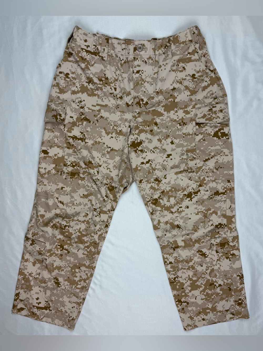 Beyond Clothing Mens AOR1 Pants Sz Large Short x 27 All Weather Stretch A4